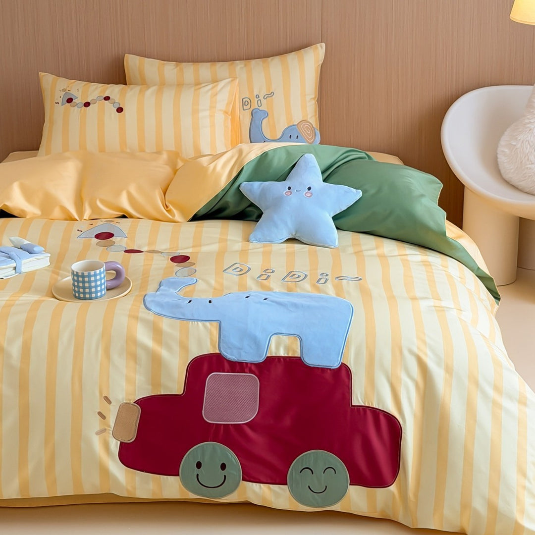 Kinder-Bettwäsche-Set mit gesteppten Applikationen (Elefant & Auto) und Wendefunktion