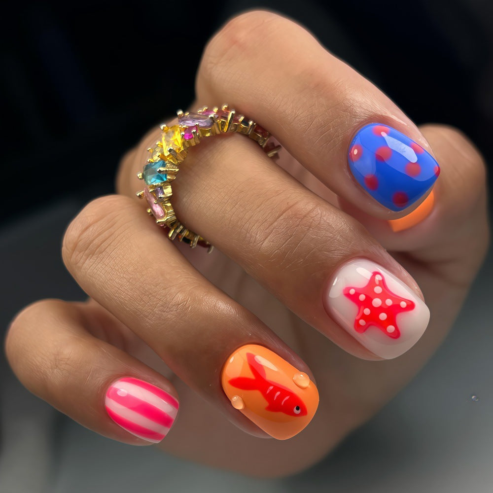 Kunstnagelset mit Maritimen Motiven Karnz