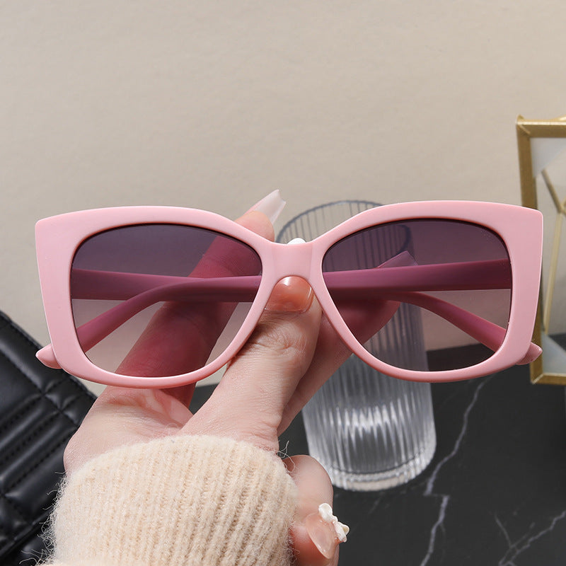 Damen Modische Cat-Eye-Sonnenbrille mit modernem Design Karnz