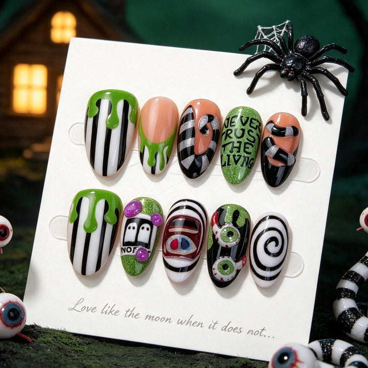 Halloween-Themen Press-On Nagelset mit gruseligen Designs