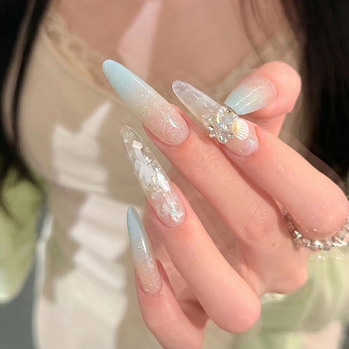 Elegantes Stiletto Press-On Nagelset mit Glitter-Finish Karnz