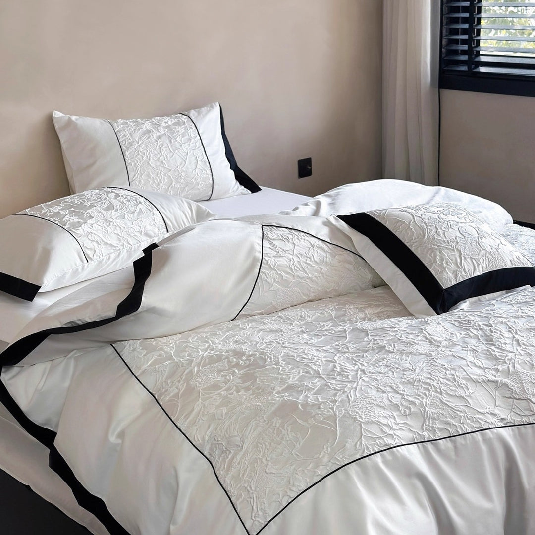 Strukturierte Floral Matelassé Bettbezug-Set mit kontrastierendem Paspelrand und Euro Kissenbezügen
