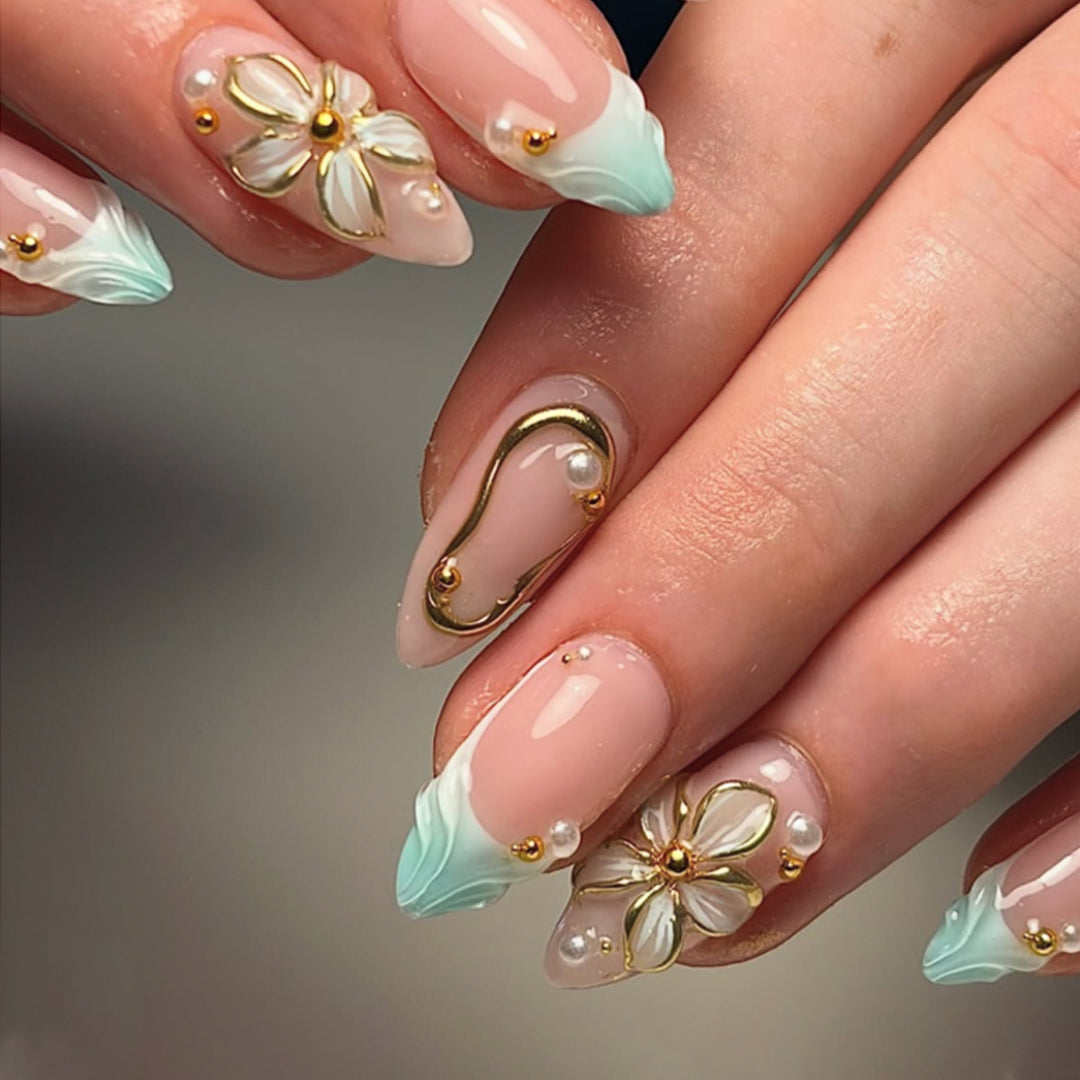 Dekorative Nagelkunst Karnz