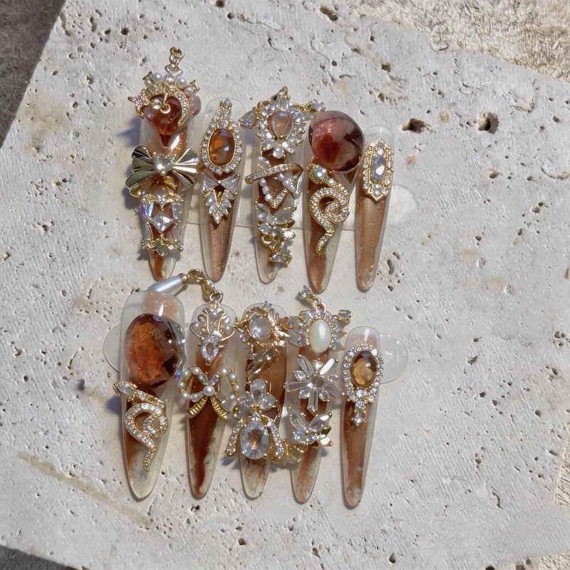 Dekorative Nagelkunst
