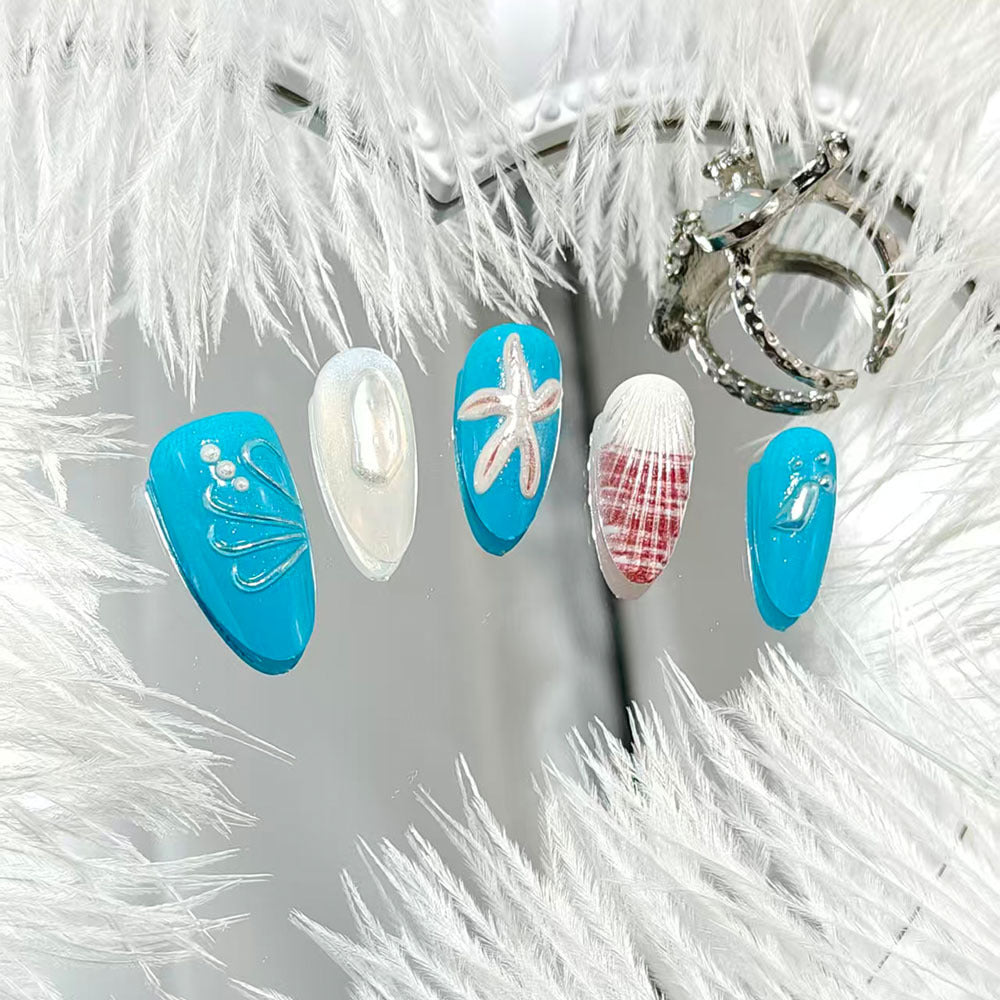 Kunstnägel mit Maritimem Design Karnz