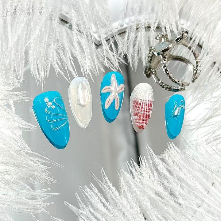 Kunstnägel mit Maritimem Design Karnz