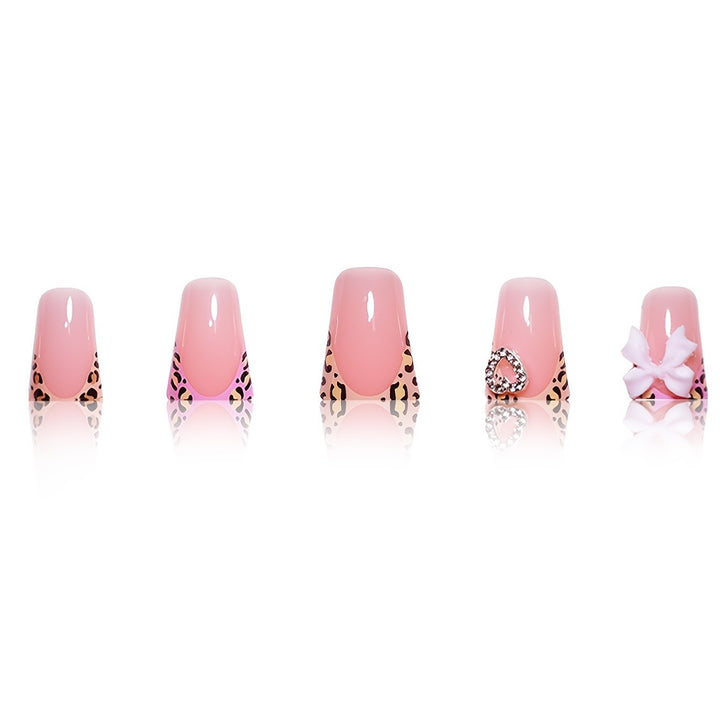 Dekorative 3D Nagelkunst Karnz