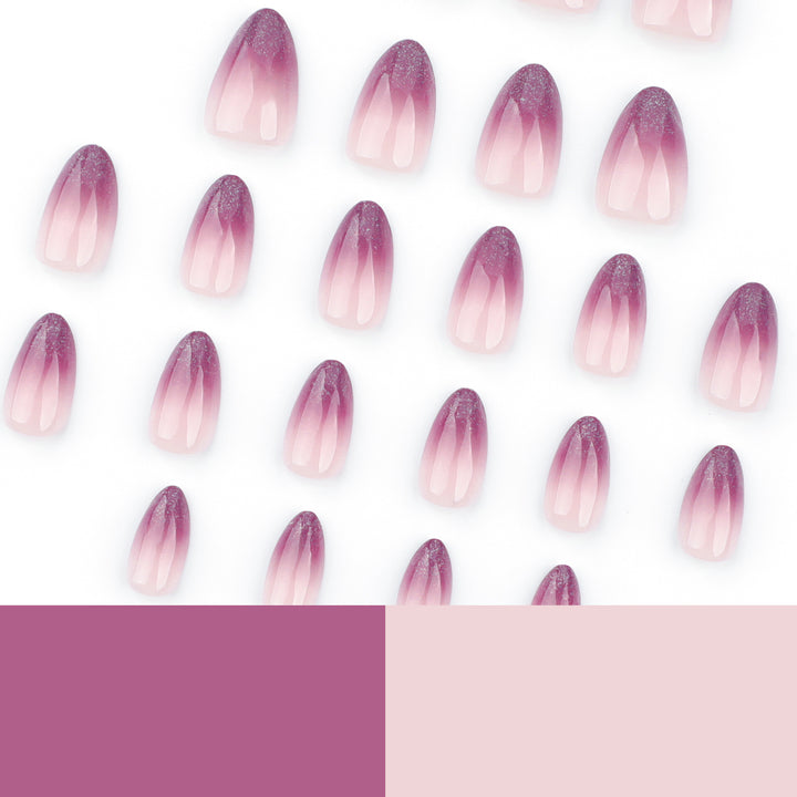 Glänzende Nagelverlängerungen mit sanftem Ombre-Effekt Karnz