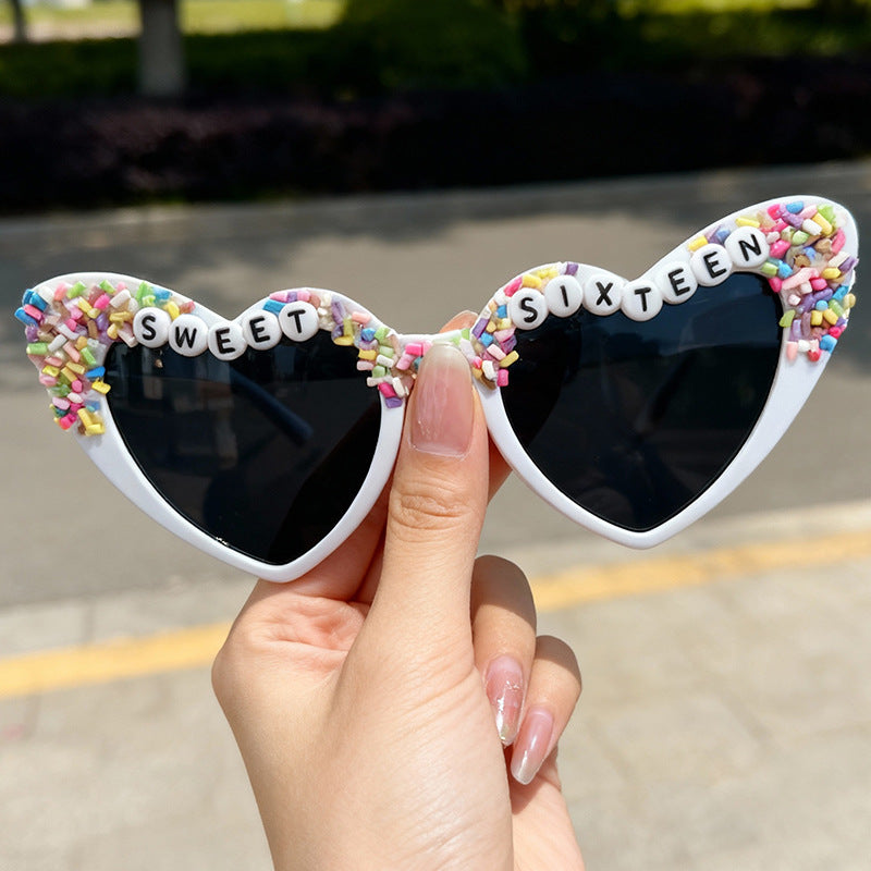 Glamouröse herzförmige Brautsonnenbrille Karnz