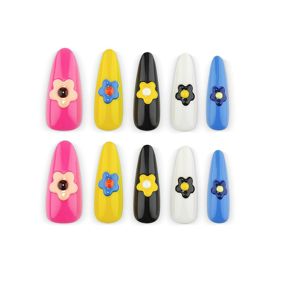 Kunstnägel mit Blumigem 3D-Motiv Karnz