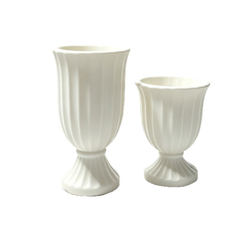 Majestätische gerippte dekorative Vase Karnz