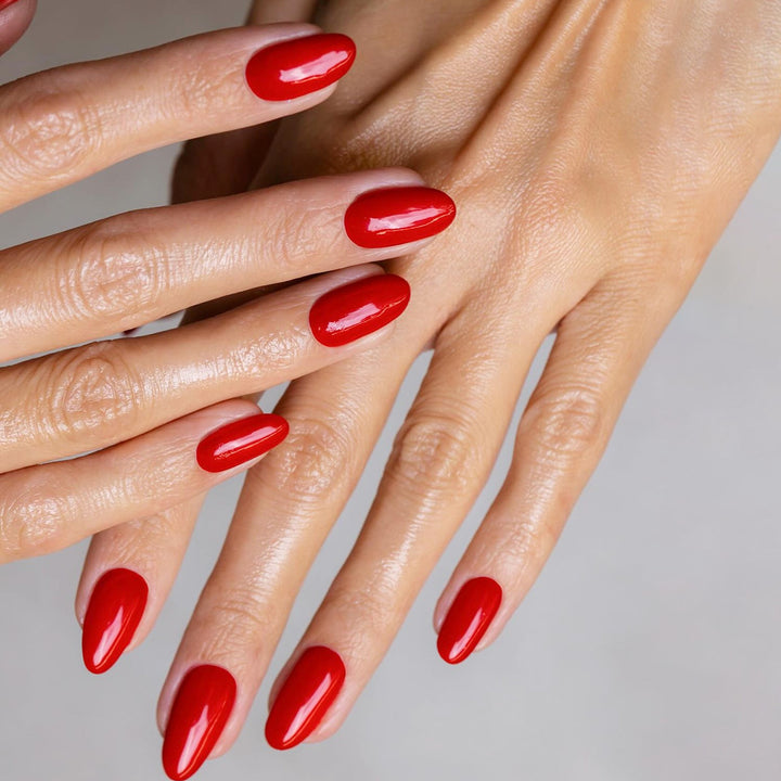 Elegante Kunstnägel mit glossy Oberfläche Karnz