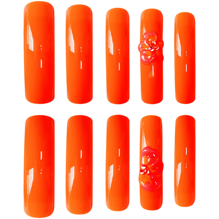 Glamouröse Press-On Nagelverlängerungen mit künstlerischem Blumendesign Karnz
