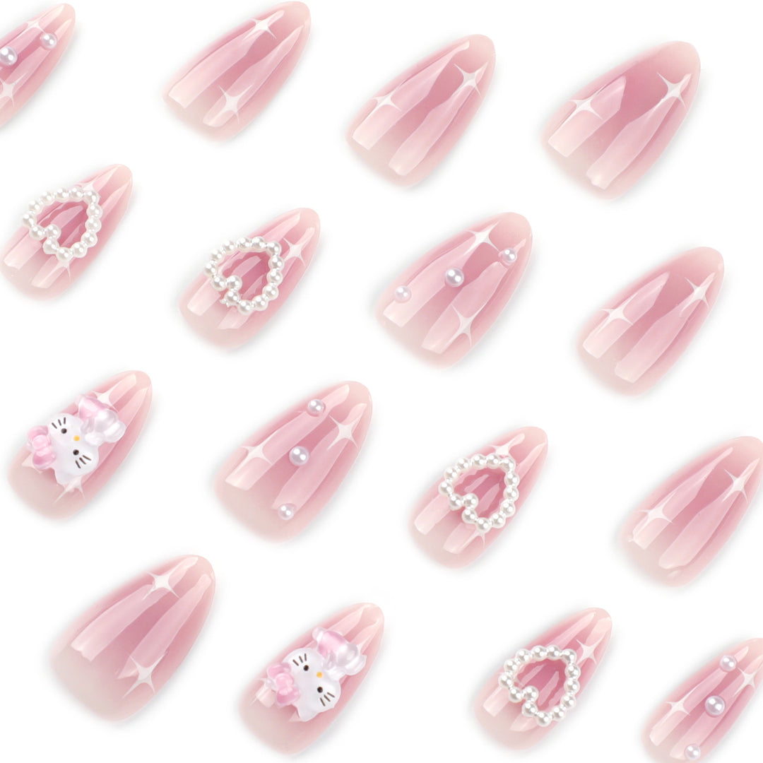 Künstliche Nagelkunst mit verspielten Designs und 3D-Elementen Karnz