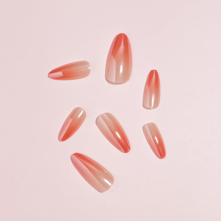 Ultra-glänzende mandelförmige Press-On Nagelkollektion Karnz