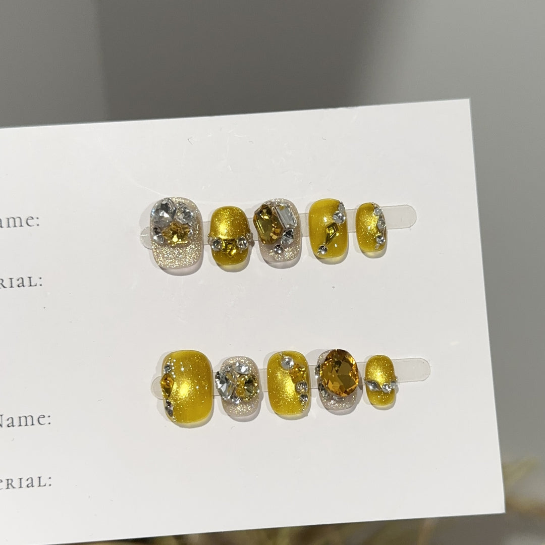Glamouröse mit Strass verzierte Press-On Nägel