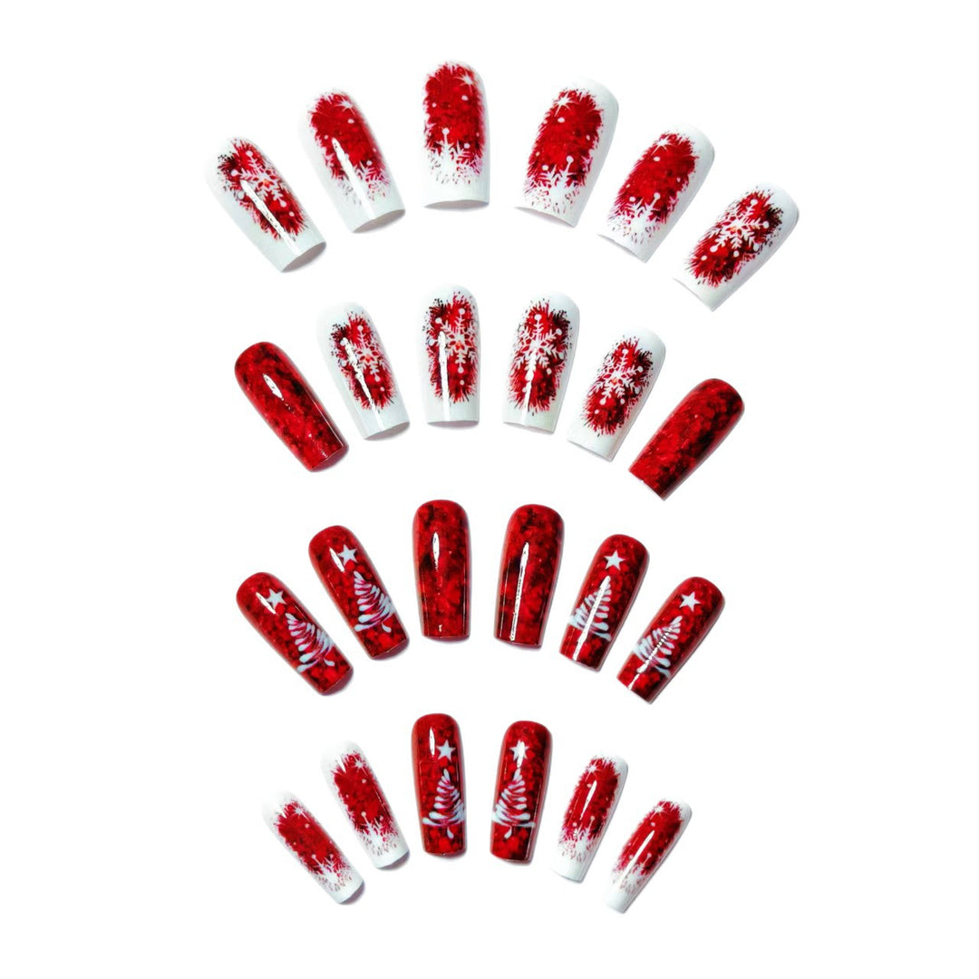 Kunstnägel mit Festlichem Weihnachtsdesign Karnz