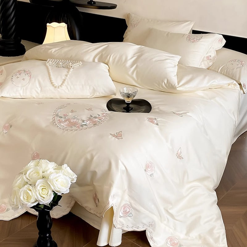 Bestickte Baumwollsatin-Floral-Herz-Bettwaren mit gewelltem Rand und Oxford-Kissenbezügen