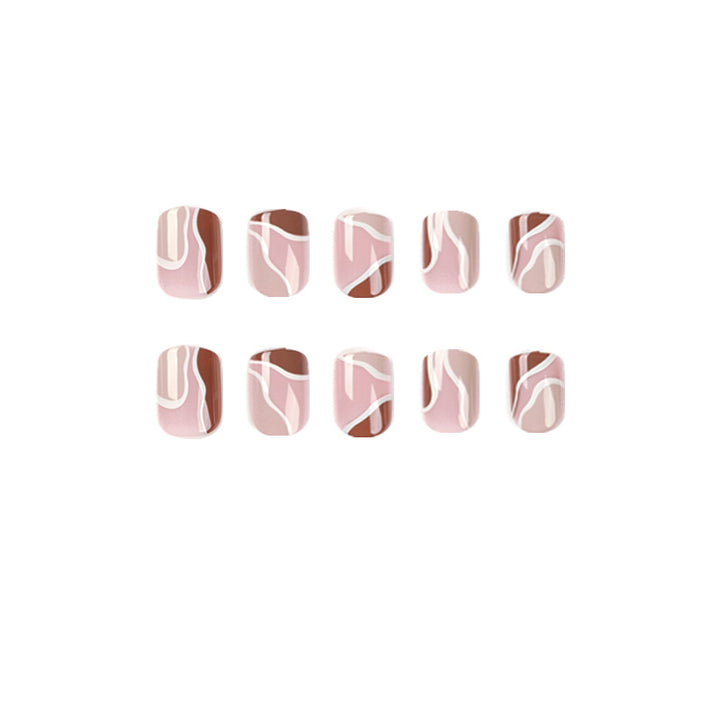 Elegante Nagelkunst mit geometrischem Design Karnz