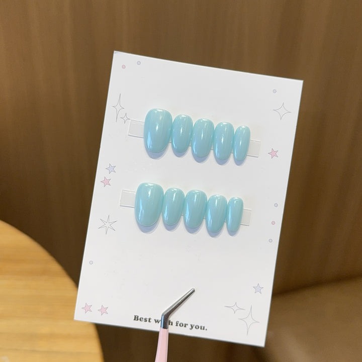 Künstliche Gel-Nägel Im Modernen Design Karnz