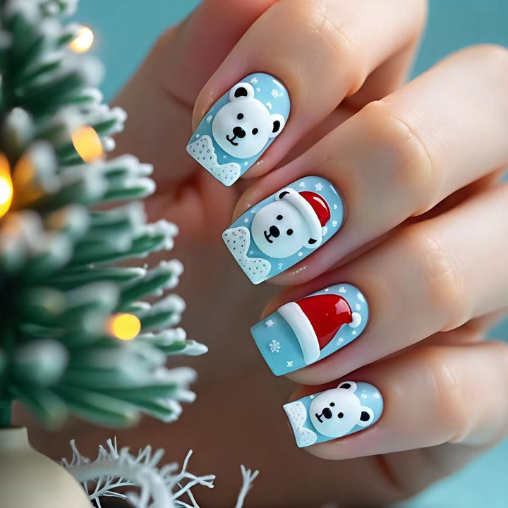 Kunstnägel mit Winterlichem Eisbär-Design Karnz
