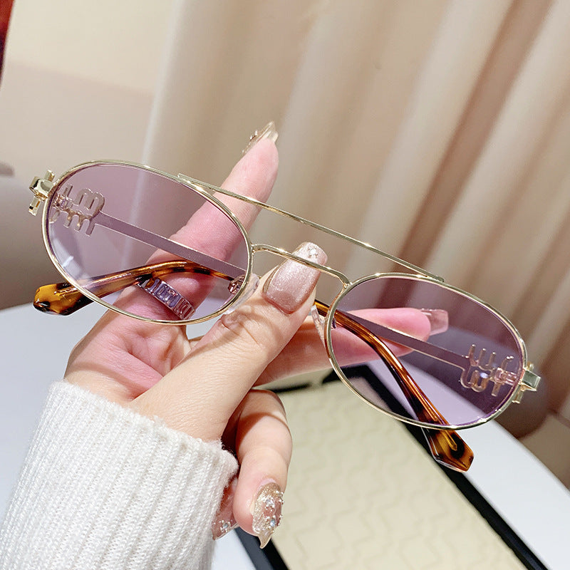 Damen modische Brille mit elegantem Metallrahmen und einzigartigem Design Karnz