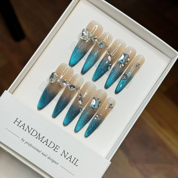 Glamouröses dekoratives Nagelset