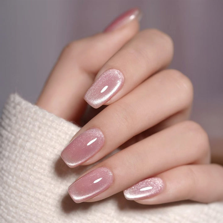 Kunstnagelset mit luxuriösen Kristallakzenten Karnz