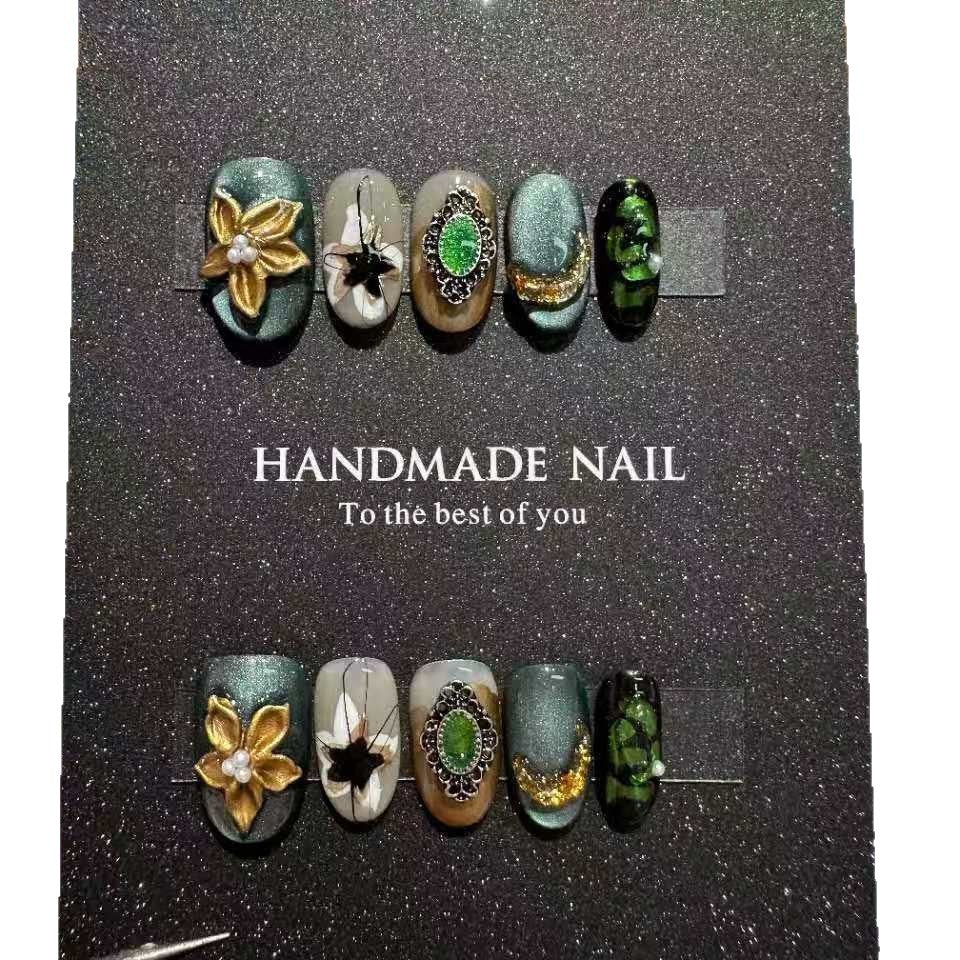 Handgemachtes glamouröses Press-On-Nagelkunst-Set