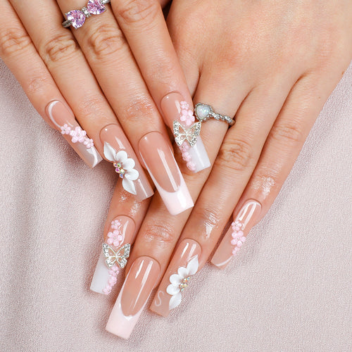 Kunstnagelset mit floralen und extravaganten 3D-Verzierungen Karnz