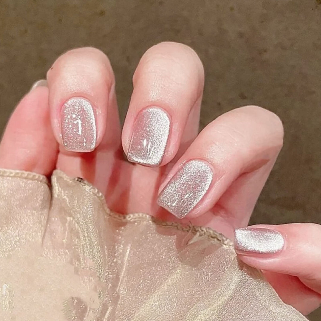 Glänzende Press-On Nagelverzierungen