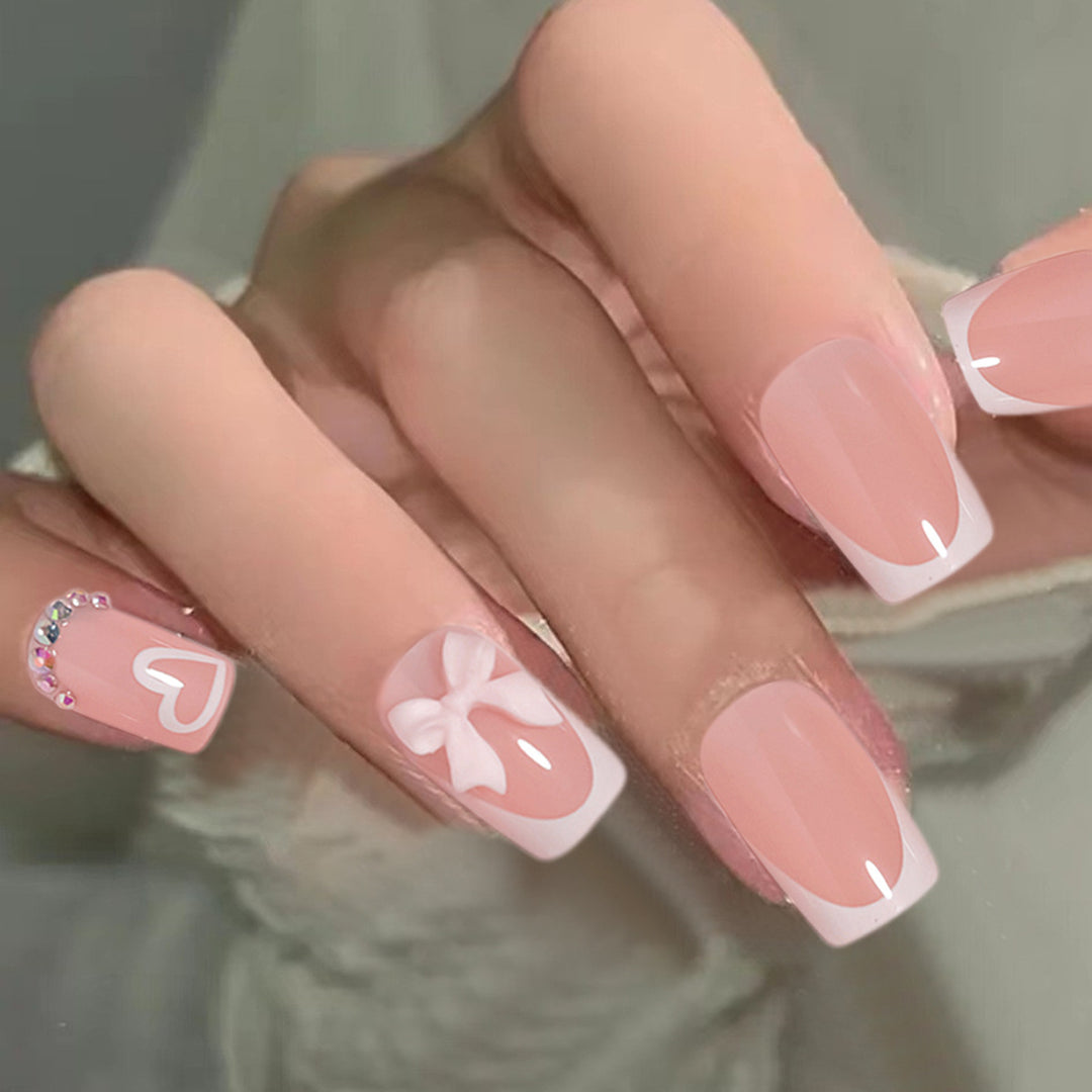 Künstlerische dekorative Nagelspitzen Karnz