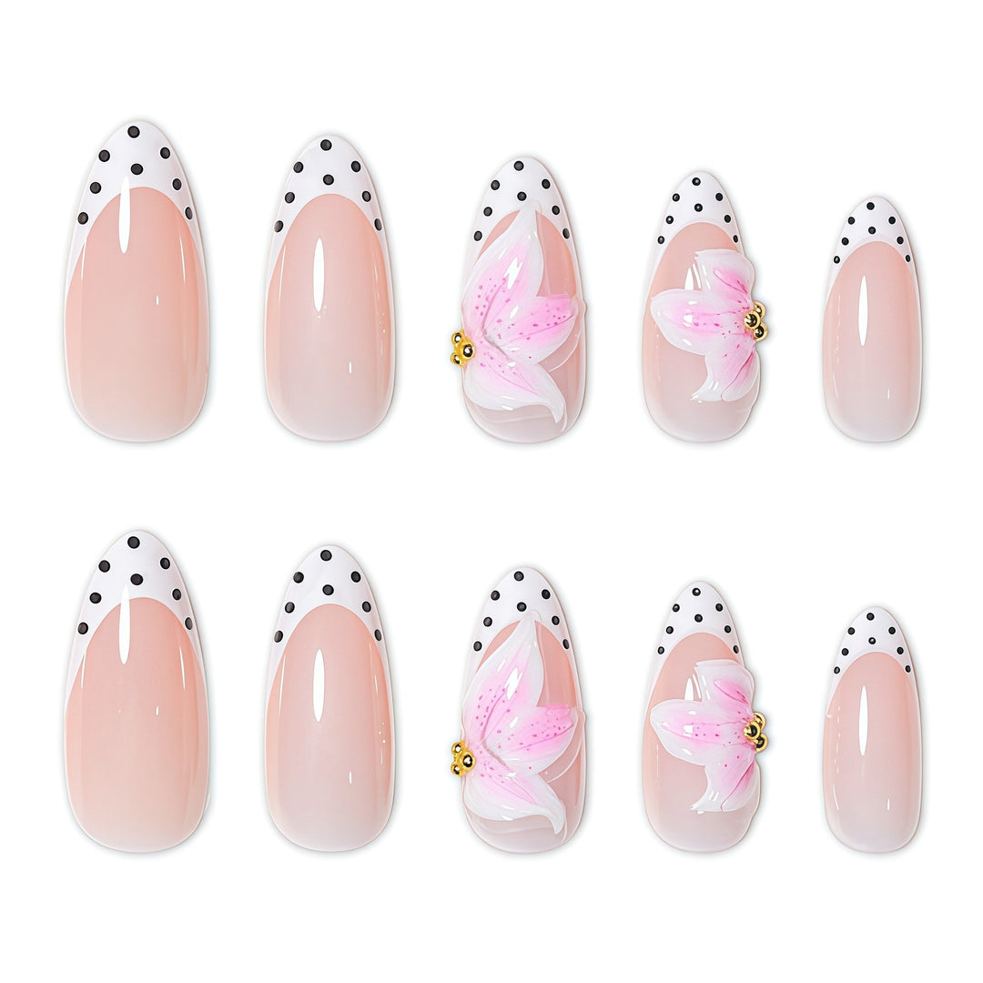 Elegantly gestaltete florale begleitete Stiletto-Nagelkunstverlängerungen Karnz