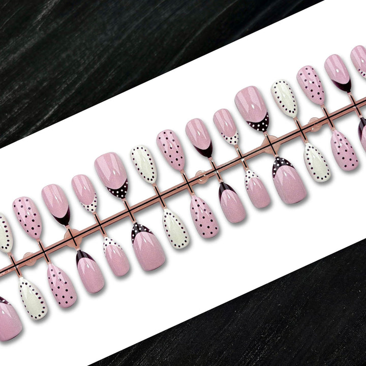 Dekoratives Drucknagelset mit modernem Design