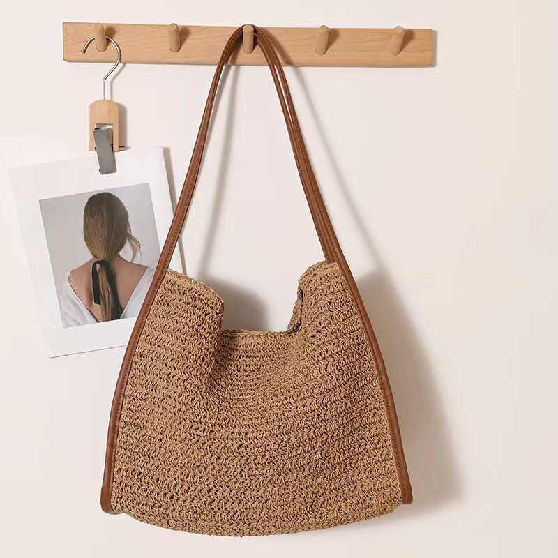 Damen praktische Handtasche aus geflochtenem Naturmaterial mit komfortablem Schulterriemen Karnz