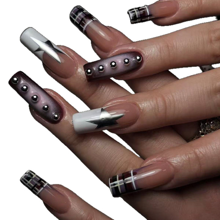 Kunstfingernägel mit Elegantem Geometrischem Design Karnz