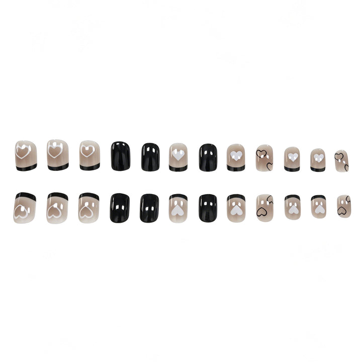 Kreative Herzmuster-Nail Art Verbesserungen Karnz