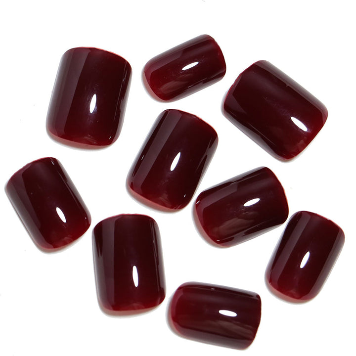 Glänzendes Press-On Nagelset mit eleganter Form Karnz