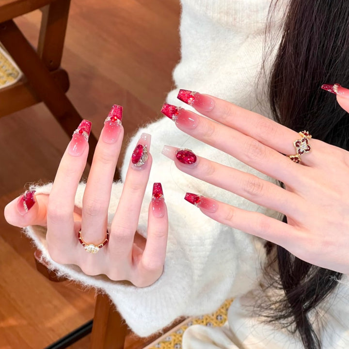 Glamouröses Press-On-Nagelkunstset mit Strass-Akzenten Karnz