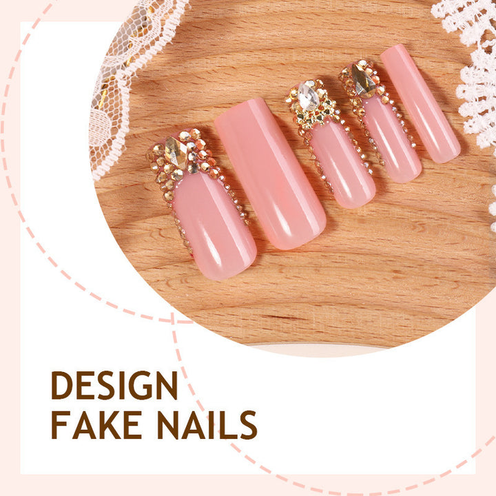 Kunstnagelset mit eleganten Strass- und Glitzerakzenten Karnz