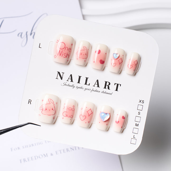 Kreatives Nagelkunstset mit Eleganten Applikationen Karnz
