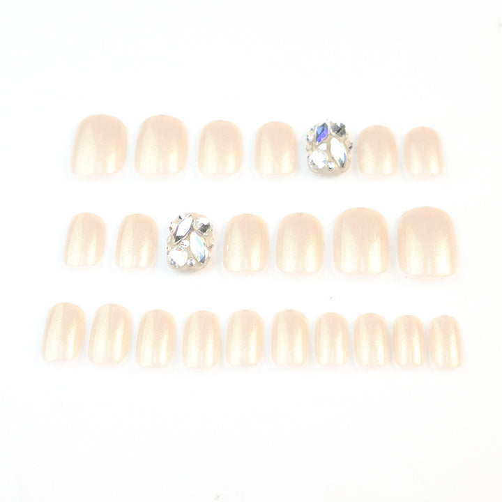 Elegantes Press-On-Nagel-Set mit Strass-Akzenten