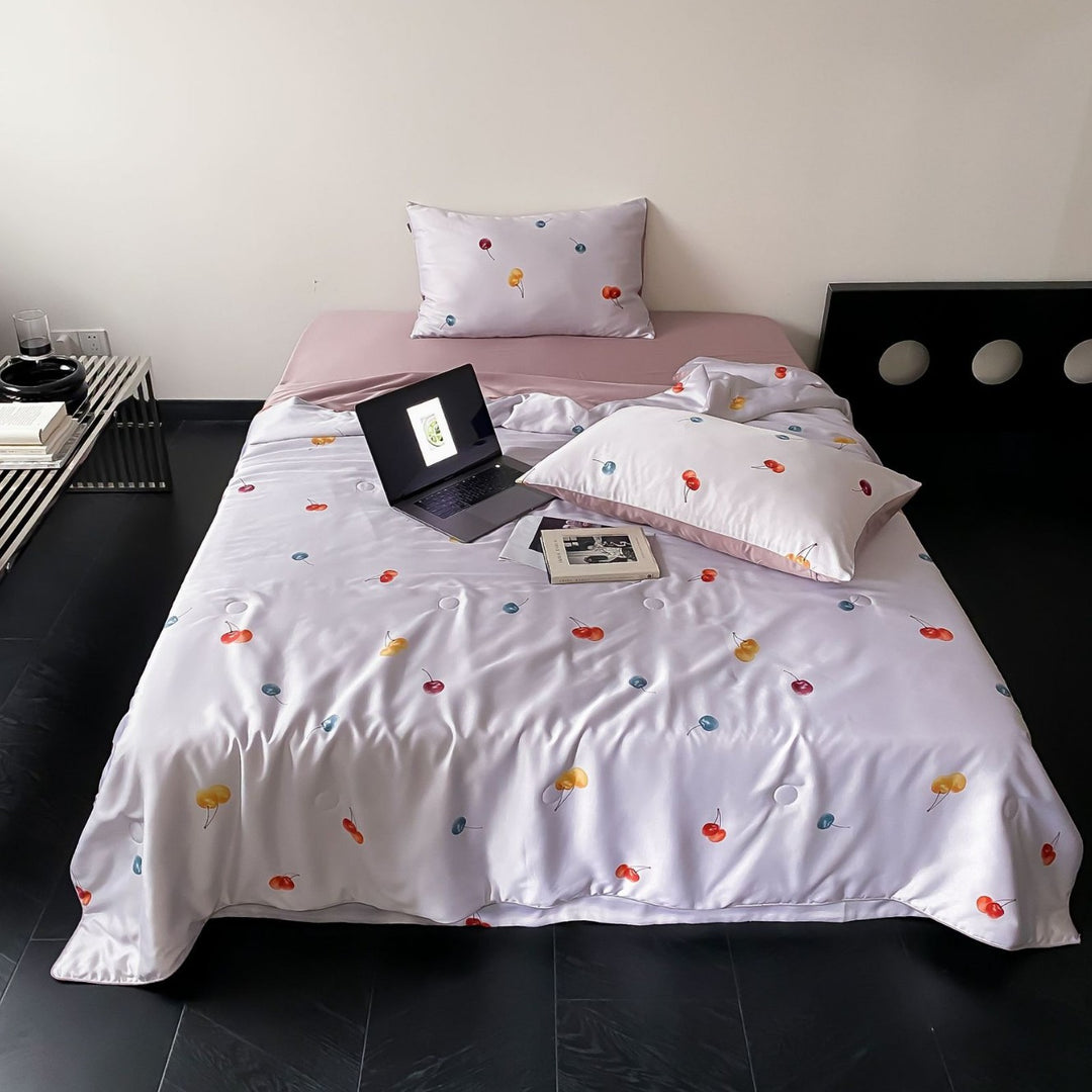 Bettwäsche-Garnitur aus Baumwollsatin mit dezentem Herz-Jacquard und seidig-glänzendem Finish Karnz