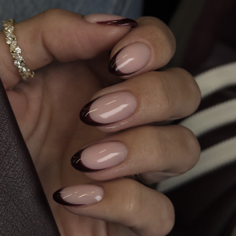 Elegante Stiletto-Kunstnägel mit Farbverlauf und Glanz Karnz