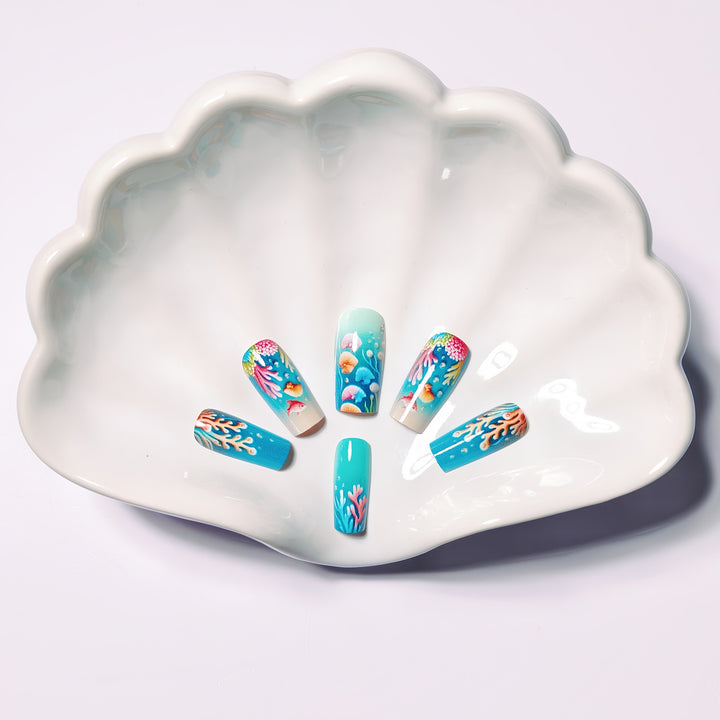 Kunstnägel mit Filigranen Unterwasser-Motiv Karnz