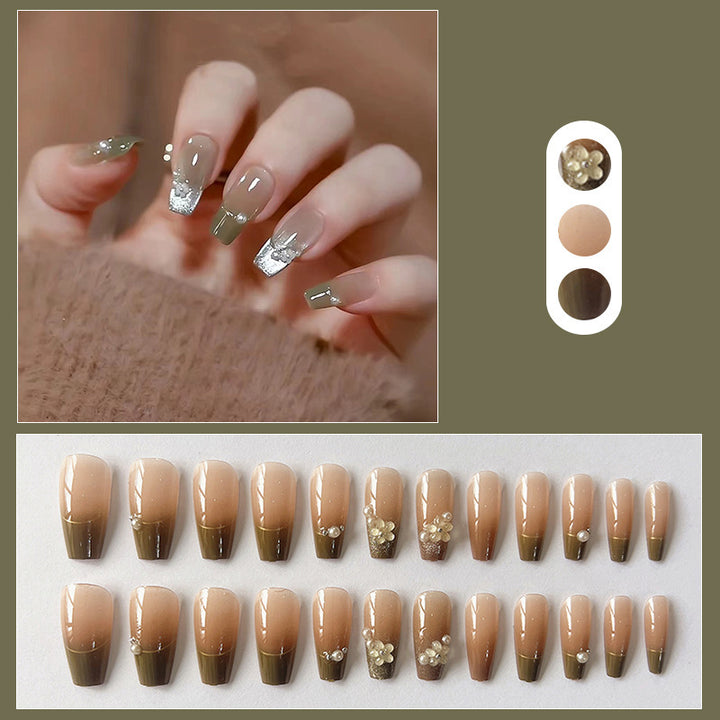 kunstvolle Nagelspitzen Karnz