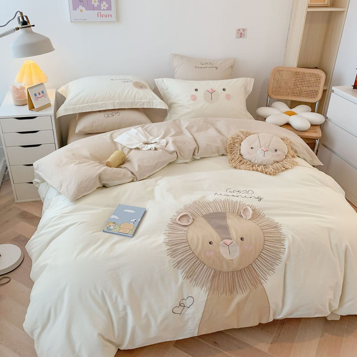 Kuscheliges Kinderbettwäsche-Set mit verspielter Löwenapplikation aus Baumwolle