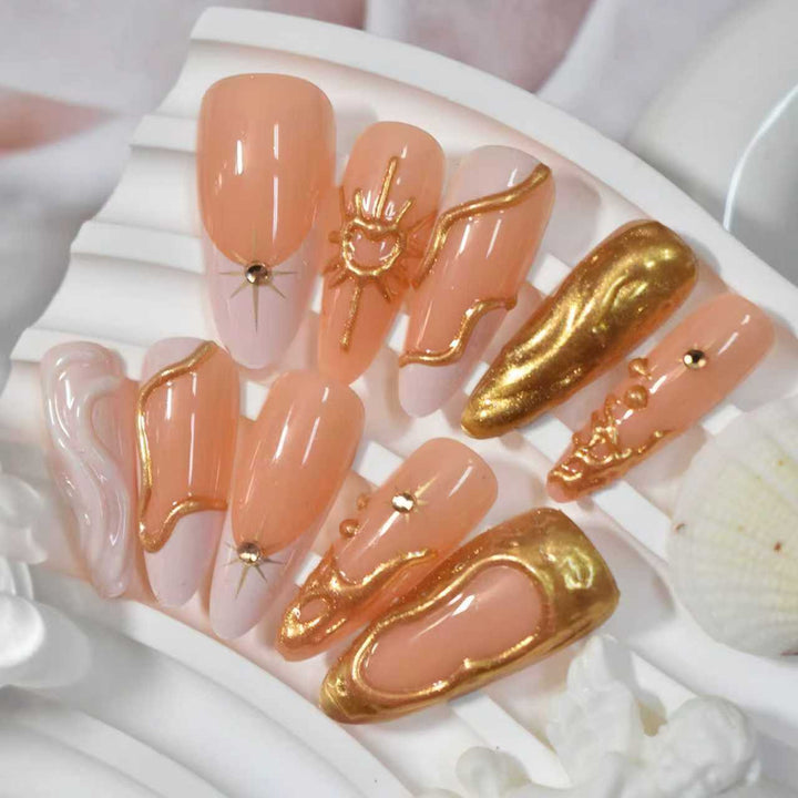 Elegante dekorative Nagelverstärkungen Karnz
