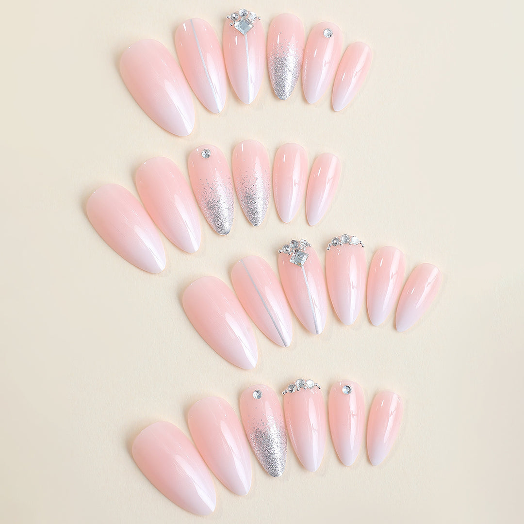 Glamouröse Press-On Nagelkollektion Karnz