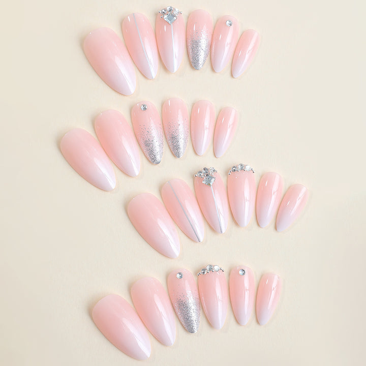 Glamouröse Press-On Nagelkollektion Karnz